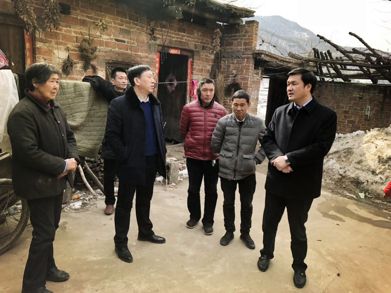 民建“組團”慰問，企業(yè)送溫暖到家