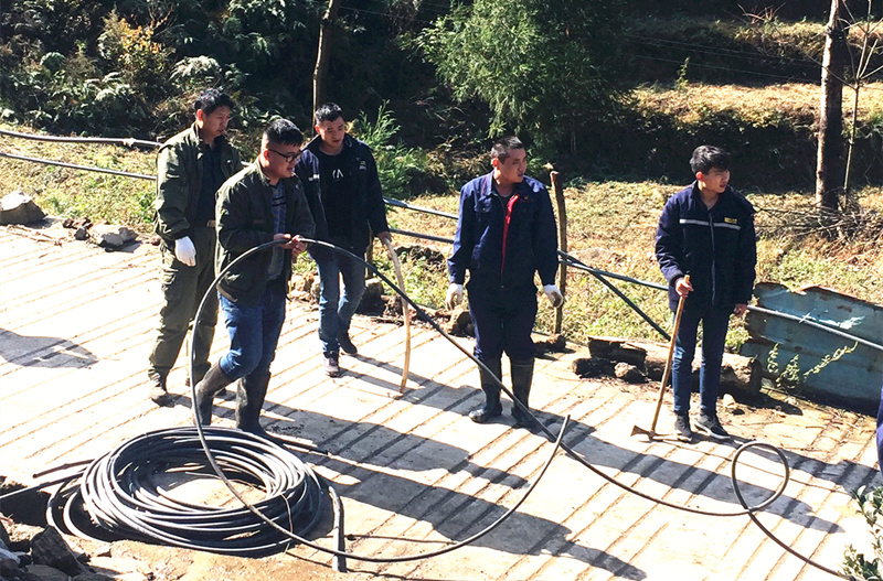 和諧村企關系 滴水折射人心