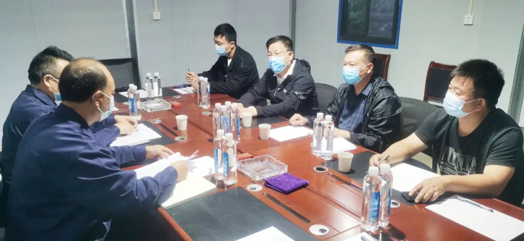 盧氏縣人民政府副縣長呂宏偉國慶節(jié)前到中科礦業(yè)檢查安全生產(chǎn)工作